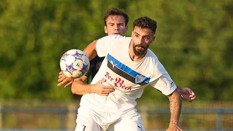 Hakim Graine (vorne) erzielte für den FSV Erlangen-Bruck Tor 2 von 3 gegen den SV Mitterteich. Hakim Graine (vorne) erzielte für den FSV Erlangen-Bruck Tor 2 von 3 gegen den SV Mitterteich.