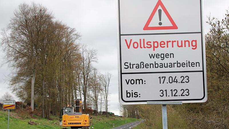 Die Kreisstra&szlig;e K18 zwischen Hassenbach und Schlimpfhof ist in einem schlechten Zustand. Ab Montag wird die Strecke f&uuml;r Sanierungsarbeiten bis Ende Dezember komplett gesperrt.