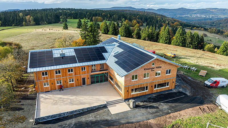 Noch ist die neue Kissinger Hütte auf dem Feuerberg nicht für die Allgemeinheit geöffnet. Noch ist die neue Kissinger Hütte auf dem Feuerberg nicht für die Allgemeinheit geöffnet.