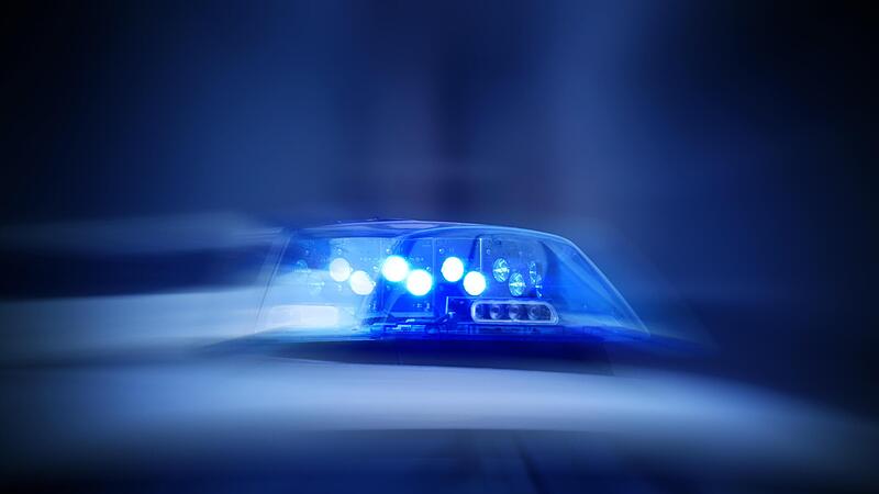 In Ebersdorf bei Coburg hat ein Unbekannter einen Auffahrunfall verursacht und ist gefl&uuml;chtet.