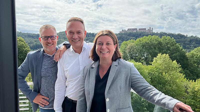 Hakan &Ouml;g (Mitte), Bereichsleiter Vertrieb bei Prodinger, freut sich auf die Zusammenarbeit mit Cornelia Wimmershof (Vertriebsleiterin Nord) und Markus Weidner (Vertriebsleiter S&uuml;d).