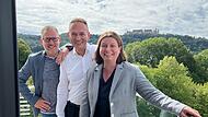 Hakan &Ouml;g (Mitte), Bereichsleiter Vertrieb bei Prodinger, freut sich auf die Zusammenarbeit mit Cornelia Wimmershof (Vertriebsleiterin Nord) und Markus Weidner (Vertriebsleiter S&uuml;d).