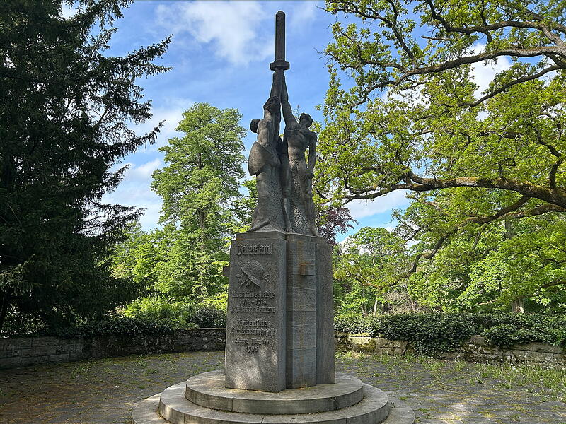 Coburger Convent: Ehrenmal Das Ehrenmal des CC befindet sich im Coburger Hofgarten.