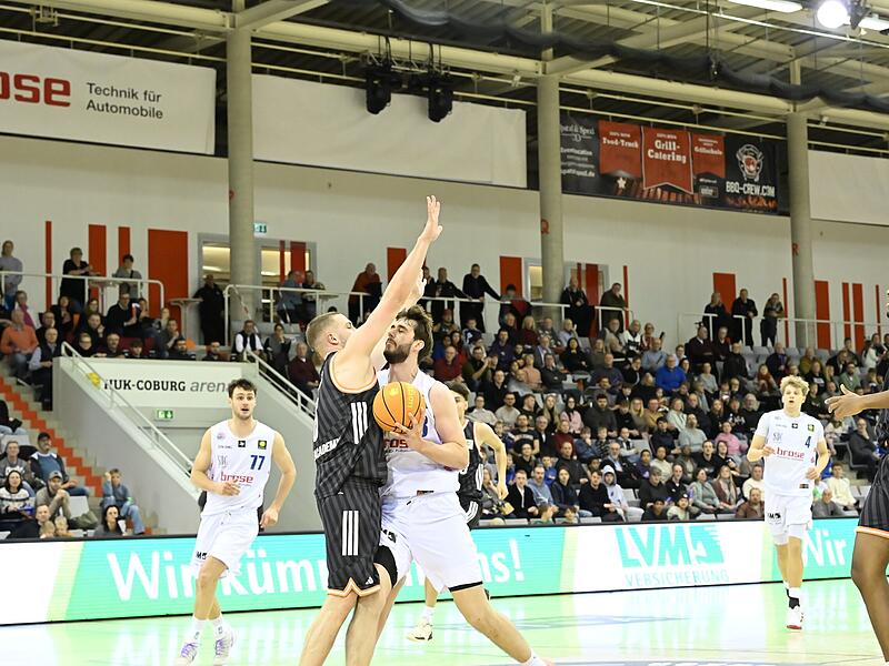 _HLX0194 HL BBC Coburg gegen Orange Academy Ulm Leo Cosic 77 lin