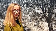 Die Bayreuther Malerin Gudrun Sch&uuml;ler zeigt in der Ausstellung auch gro&szlig;formatige Werke, wie diese Studie &bdquo;Whispering Woods&ldquo;.Stephan Herbert Fuchs