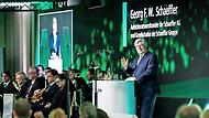 Georg F. W. Schaeffler, Gesellschafter und Aufsichtsratsvorsitzender der Schaeffler AG, bei seiner Rede anlässlich der Jubilarfeiern. Georg F. W. Schaeffler, Gesellschafter und Aufsichtsratsvorsitzender der Schaeffler AG, bei seiner Rede anlässlich der Jubilarfeiern.