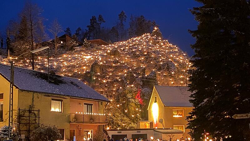In Obertrubach wurde am Freitag. 3 Januar 2025, die Schlussprozession der traditionellen &bdquo;Ewigen Anbetung&ldquo; gefeiert.