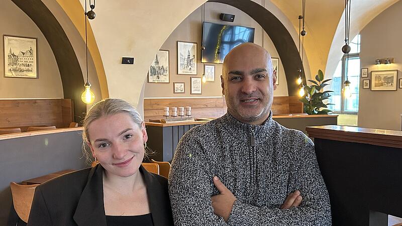 Helen Thumerer und Nima Khorsandi sind die neuen P&auml;chter des Ratskellers in Coburg. Sie setzen in den traditionsreichen Gastr&auml;umen wieder auf typisch fr&auml;nkische K&uuml;che.