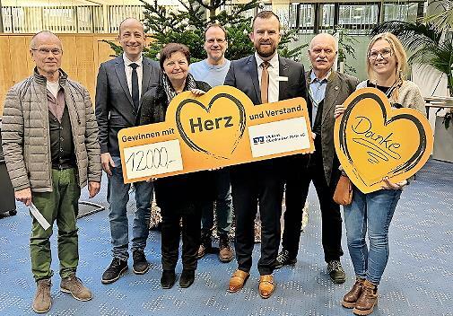 Ulrich Hüttemann (Vorsitzender Förderverein des Caspar-Vischer-Gymnasiums), Bertram Unger (Schulleiter Adalbert-Raps-Schule), Ulrike Endres (Rektorin des Caspar-Vischer-Gymnasium), Matthias Niedermeier (Rektor der Carl-von-Linde-Realschule), Flori...