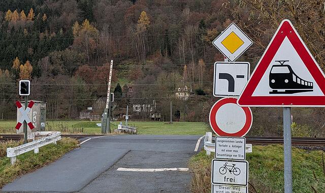 Bahn&uuml;bergang Kauernburg