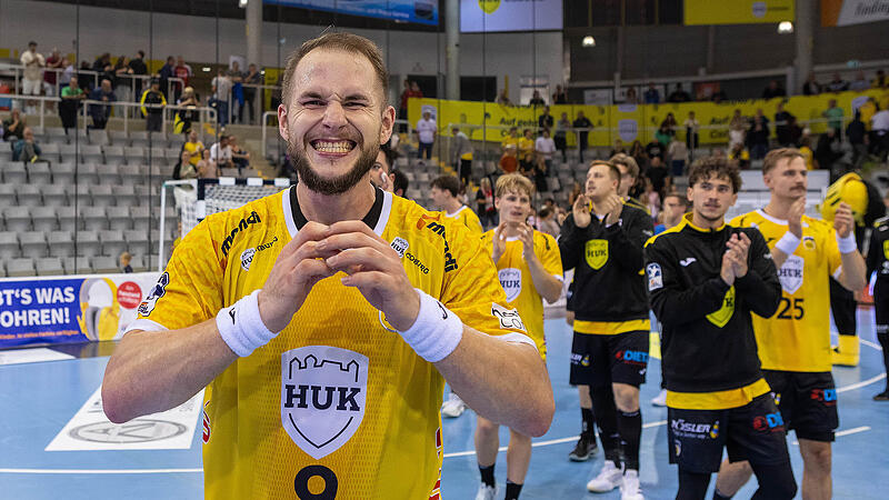 HSC 2000 Coburg - TuS Ferndorf So sieht ein Matchwinner aus: Nicht nur Bartlomiej Bis freute sich mächtig.