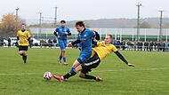 FSV Unterleiterbach schlägt Kleukheim im Derby Sebastian Zillig (rechts) und der FSV Unterleiterbach kauften den Kleukheimern um Luca Hofmann zu Beginn der zweiten Hälfte den Schneid ab.