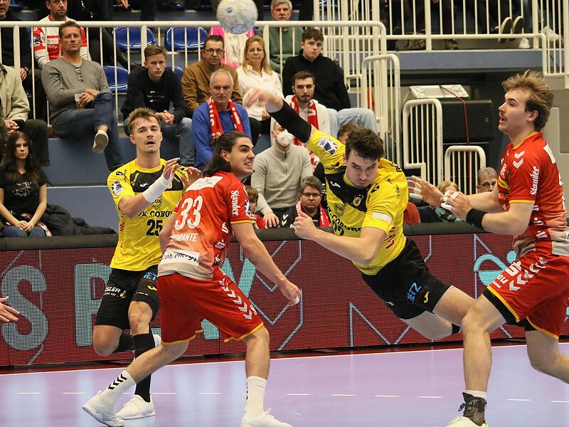 Fynn Herzig setzt sich in dieser Szene durch. Fynn Herzig setzt sich in dieser Szene durch.