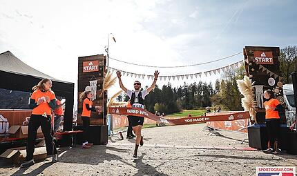 Er kennt weder Strecke noch Gegner, aber Daniel G&ouml;tz l&auml;uft beim Soul-Trail in Deggendorf nach 27 Kilometern und 1070 H&ouml;henmetern als Erster ins Ziel.