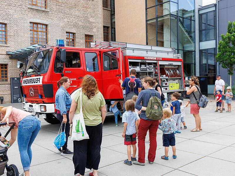 Die Feuerwehr  ist beliebt bei Jung und Alt.