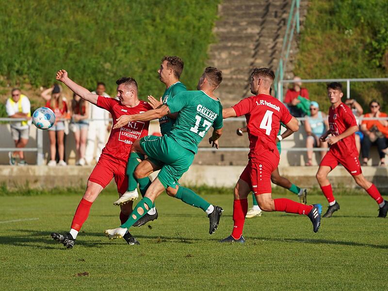 In der vergangenen Saison zog der FC Fuchsstadt (in Rot) gegen den TSV Großbardorf im Heimspiel auf dem Kohlenberg mit 1:4 deutlich den Kürzeren.