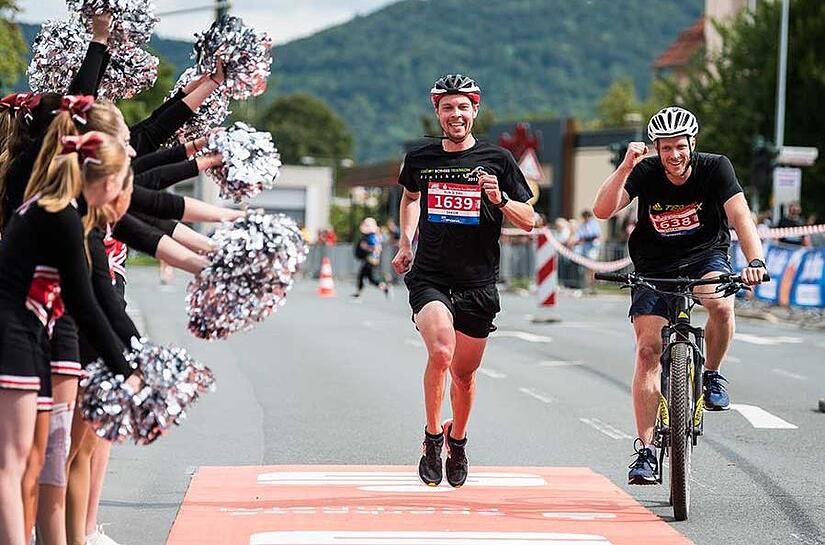 Kurz vor dem Ziel wird noch einmal kräftig angefeuert.Forchheim & Fränkische Schweiz