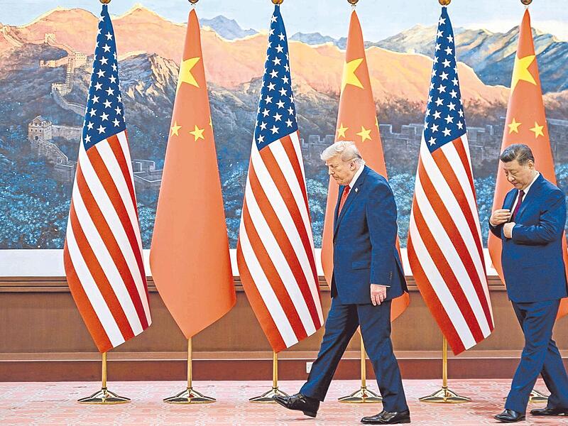 Trump und Xi in der Großen Halle des Volkes. Beim Besuch des US-Präsidenten spielt Symbolik eine große Rolle. Trump und Xi in der Großen Halle des Volkes. Beim Besuch des US-Präsidenten spielt Symbolik eine große Rolle.