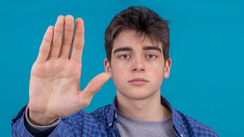 Stopp zu signalisieren, muss man lernen.Forchheim & Fr&auml;nkische Schweiz