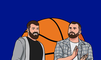 Die fr&auml;nkischen Basketballtrainer Simon Bertram (links) und Patrick Seidel diskutieren &uuml;ber m&ouml;gliche neue Basketball-Regeln.