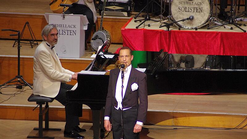 Denis Wittberb und die Schellack-Solisten begeistern in Bad Kissingen. Denis Wittberb und die Schellack-Solisten begeistern in Bad Kissingen.