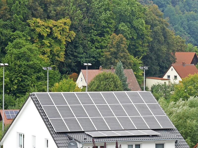 Photovoltaikanlagen auf Dächern können in Trebgast viel zur Deckung des Bedarfs an erneuerbarer Energie beitragen.