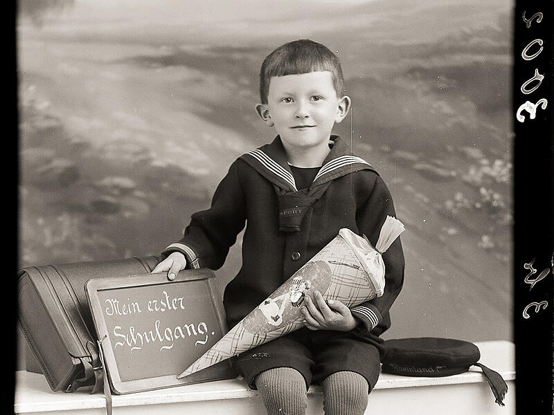 In der Kategorie &bdquo;Erster Schultage&ldquo; finden sich  Aufnahmen aus Forchheim wie diese.