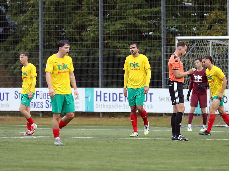 Bedr&ouml;ppelt schauten die Spieler der DJK Bamberg am Sandkerwa-Freitag drein. Mit 0:5 ging der Bayernligist gegen Regensburg II unter.