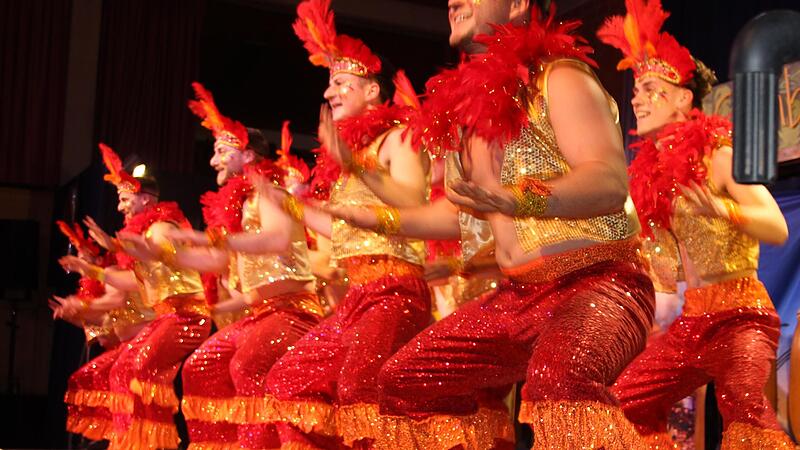 Die Sambaleros sorgten für rassige Tänze und südamerikanische Begeisterung um das Sambodrom in Rio de Janeiro. Die Turedancer aus Zellingen erreichten mit ihrem Auftritt den 1. Platz und verteidigten ihren Titel. Die Sambaleros sorgten für rassige Tänze und südamerikanische Begeisterung um das Sambodrom in Rio de Janeiro. Die Turedancer aus Zellingen erreichten mit ihrem Auftritt den 1. Platz und verteidigten ihren Titel.