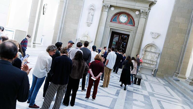 Bundeskanzlerin a.D. Merkel signiert Kunstpostkarten Bundeskanzlerin a.D. Merkel signiert Kunstpostkarten