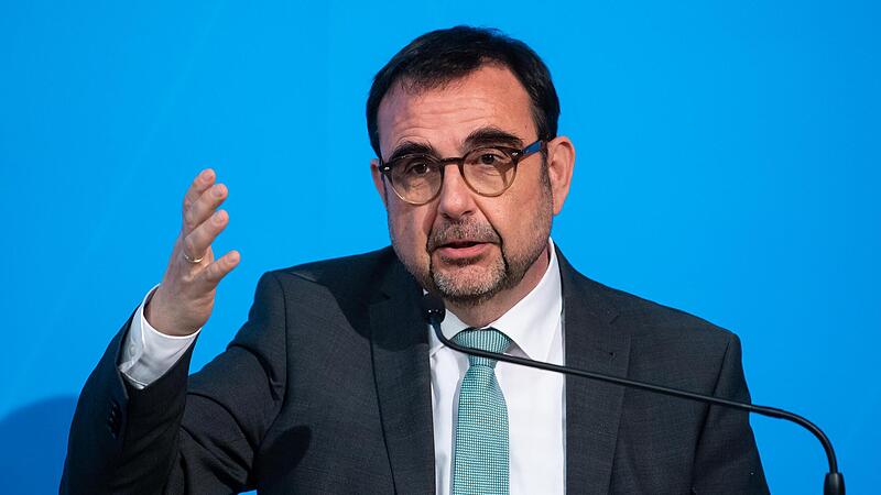 Bayerns Gesundheitsminister Klaus Holetschek (CSU) f&uuml;rchtet einen Flickenteppich bei den Corona-Regeln.