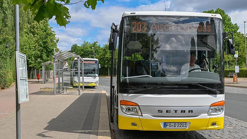 Der Aisch-Express, hier an der Schwedenschanze, ist eine wichtige Linie. Nebenrouten m&uuml;ssen wegen Fahrermangel ausged&uuml;nnt werden.
