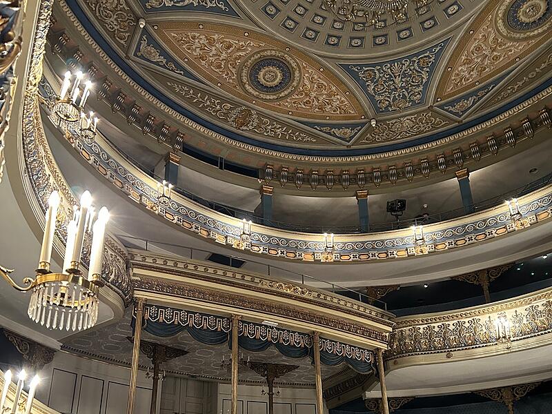 Auf dem Weg zum Lost Place? Das Landestheater Coburg steht seit Mitte 2023 leer und wartet auf seine Sanierung.