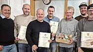 1. Vorsitzender Thomas Schweizer (links) ehrte Marco Schneider, Christoph Klement, Harald Diez (40 Jahre), Helmut Sch&uuml;ller (60 Jahre), Dirk Martin und Michael Reitelbach (25 Jahre) f&uuml;r ihre Vereinstreue.