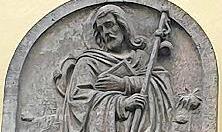 Die Tafel des heiligen Jakobus weist auf die Bruderschaft eines ehemaligen Besitzers des Hauses hin. Die Tafel des heiligen Jakobus weist auf die Bruderschaft eines ehemaligen Besitzers des Hauses hin.