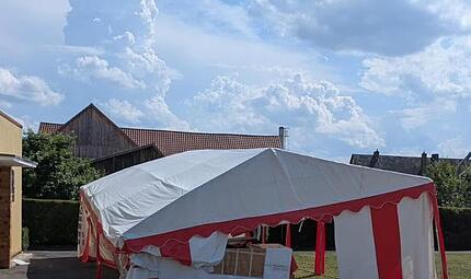 Vandalismus nach Sonnwendfeier: Festzelt in Frohnlach zerstört Vandalismus nach Sonnwendfeier: Festzelt in Frohnlach zerstört