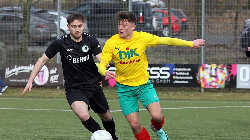 Youngster Luis Nüsslein (r.), hier im Spiel gegen den SC Eltersdorf, erzielte den Ausgleich für die DJK Bamberg. Youngster Luis Nüsslein (r.), hier im Spiel gegen den SC Eltersdorf, erzielte den Ausgleich für die DJK Bamberg.