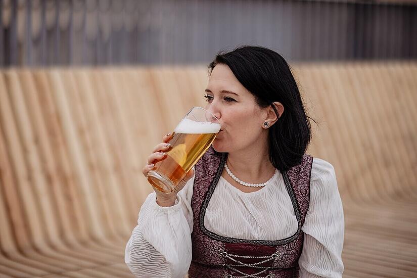 Bayerische Bierkönigin: Melanie Streit will ins große FinaleForchheim & Fränkische Schweiz Bayerische Bierkönigin: Die Forchheimer Beerfluencerin Melanie Streit will ins große Finale. Seit Montag, 14. April 2025, kann online für Melanie Streit abgestimmt werden.