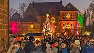 Ein Schlosshof voller Atmosphäre lädt ab 6. November vier Tage lang ein zum Bummeln, Schauen und Genießen.
