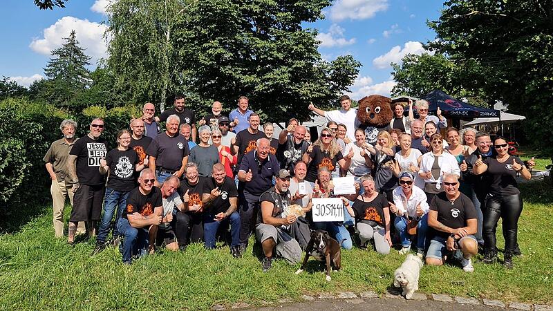 Bei dem von den Motorradfreunden Bamberg organisierten Helferfest wurden die letzten Spendengelder des zweiten Toy Run Bamberg &uuml;bergeben.