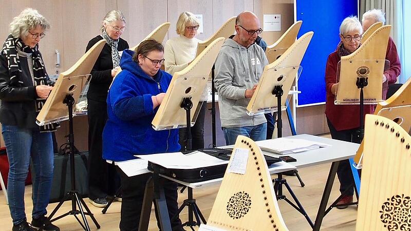 Die Dozentin Petra Helfrich brachte Spielerinnen und Spielern mit und ohne Handicap, zum gemeinsamen Musizieren zusammen.