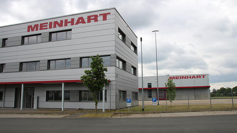 Meinhart Gelände Höchstadt Seit Jahren liegt das Meinhart-Gelände im Kieferndorfer Weg 88 in Höchstadt brach. Nun sucht der Besitzer einen neuen Mieter für die Fläche von mehr als 70.000 Quadratmetern.