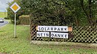 Seit kurzem hängt ein Protestbanner in Einraffshof. Seit kurzem hängt ein Protestbanner in Einraffshof.