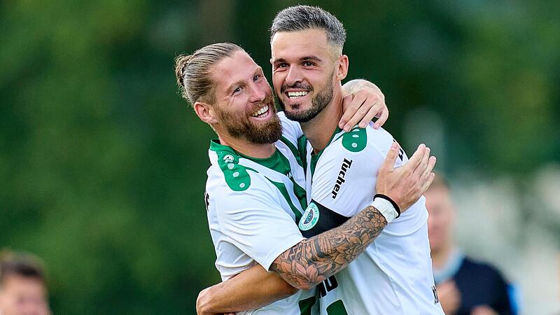 Gl&auml;nzte als Kapit&auml;n und Doppeltorsch&uuml;tze: Maximilian G&ouml;bhardt (rechts) f&uuml;hrte Eltersdorf zum Auftaktsieg.