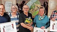 Zu Ehrenmitgliedern des Gesangvereins Frohsinn Riedenberg wurden Josef Schaab (links), Blanka Dorn (4.v.l.) und Manfred Fröhlich (rechts) ernannt. Es gratulierten 2. Vorsitzende Evelyn Schneider und Vorsitzender Hubert Dorn. Zu Ehrenmitgliedern des Gesangvereins Frohsinn Riedenberg wurden Josef Schaab (links), Blanka Dorn (4.v.l.) und Manfred Fröhlich (rechts) ernannt. Es gratulierten 2. Vorsitzende Evelyn Schneider und Vorsitzender Hubert Dorn.