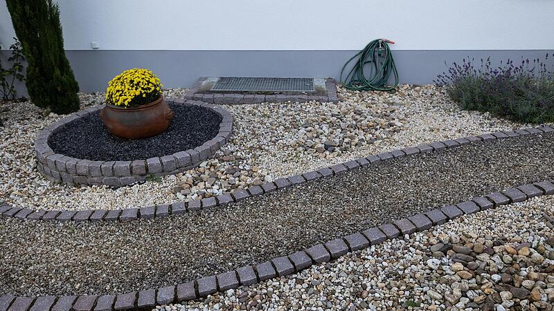 Die Optik mag noch Geschmackssache sein. Doch f&uuml;rs Klima ist ein Schottergarten auf keinen Fall gut. Deshalb wurde jetzt in Coburg eine neue Satzung erlassen.