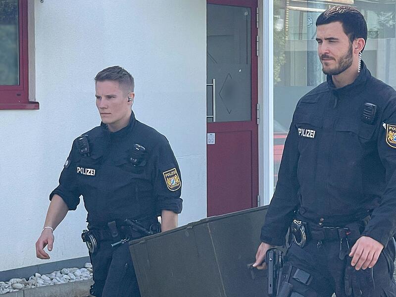 Polizisten finden NS-Devotionalien bei Militaria-H&auml;ndler