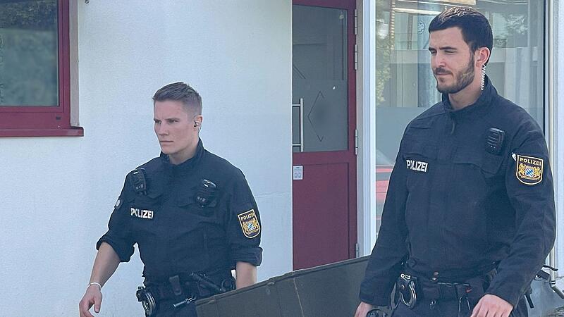 Polizisten finden NS-Devotionalien bei Militaria-H&auml;ndler