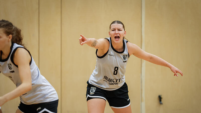 Lautstark und gestenreich während des Trainings: Baskets-Kapitänin Stephanie Sachnovski Lautstark und gestenreich während des Trainings: Baskets-Kapitänin Stephanie Sachnovski