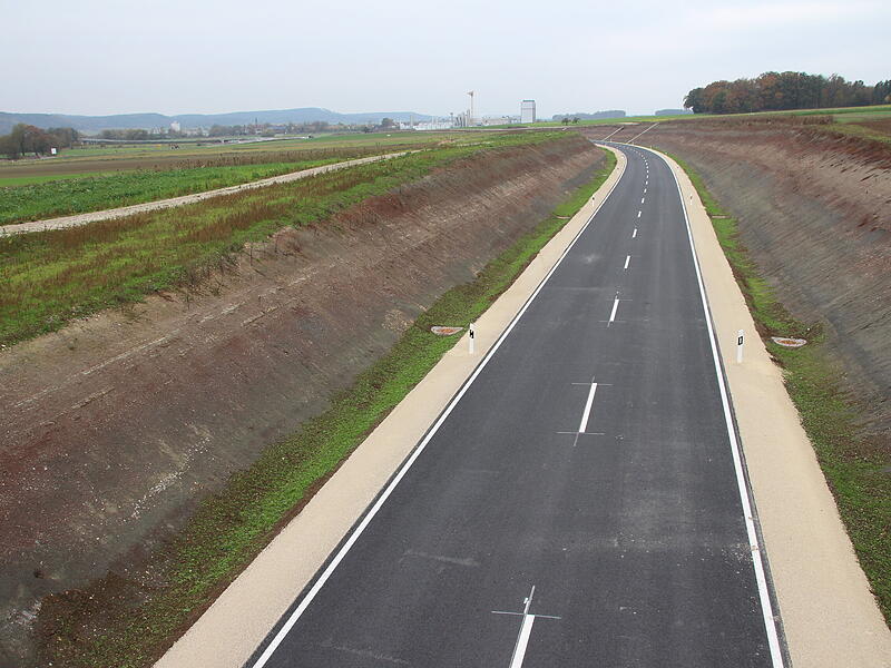 Neue Trasse der Staatsstraße 2205 zwischen Coburg und Wiesenfeld